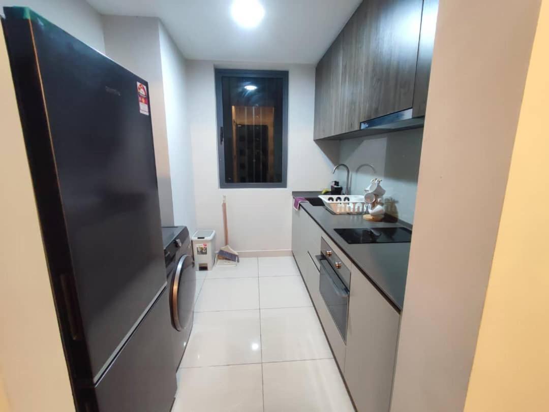 Datum Jelatek Linked Lrt And Mall With Netflix -Disney -Washdryer Kuala Lumpur Exterior foto